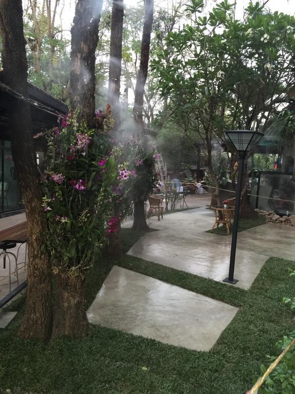Coffee Station Hostel Udon Thani Bagian luar foto