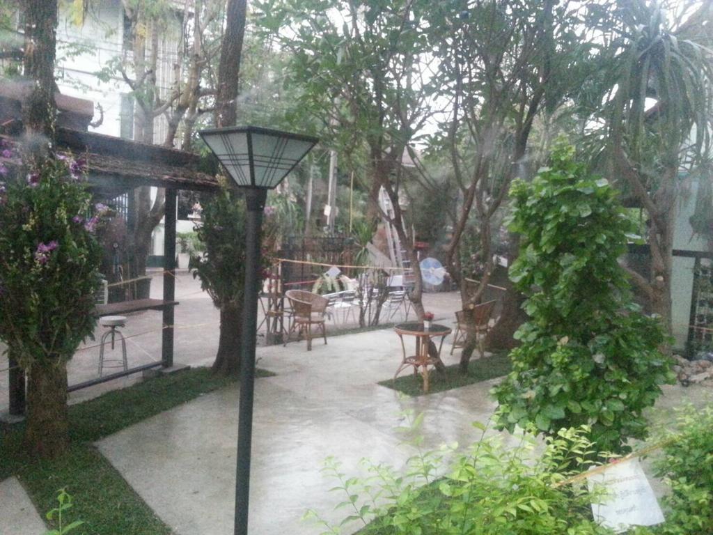 Coffee Station Hostel Udon Thani Bagian luar foto