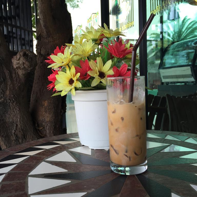 Coffee Station Hostel Udon Thani Bagian luar foto